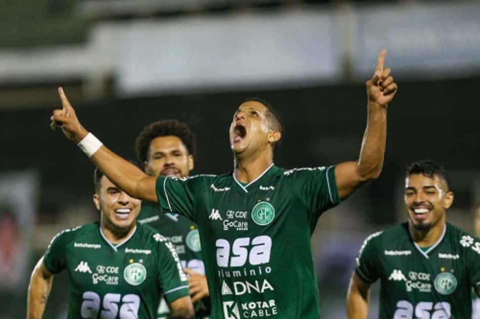 Guarani vence Operário-PR e cola no G4 da Série B