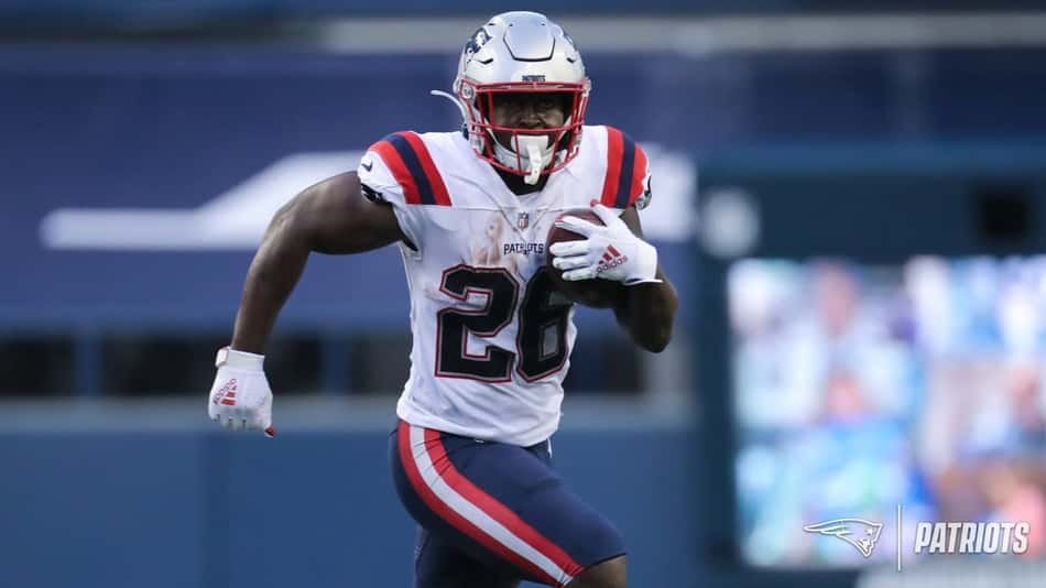 Rams e Patriots acertam troca pelo running back Sony Michel