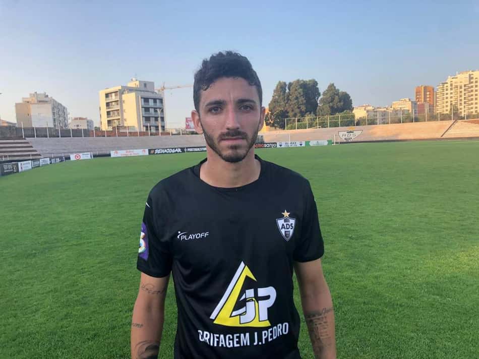 Vitor Braga assina com o Sanjoanense, de Portugal, por empréstimo