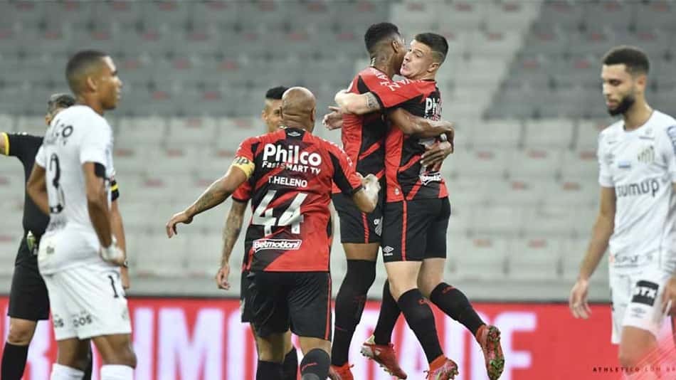 Em primeiro jogo como titular, Jader comemora vitória contra o Santos