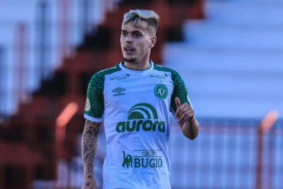 Denner é desfalque da Chape para encarar o Athletico
