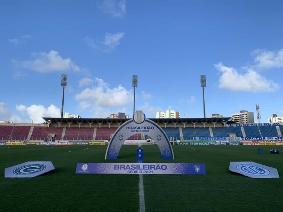 Goiás vence Confiança, fora de casa, e assume vice-liderança da Série B