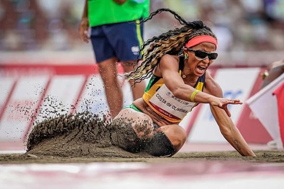 Silvânia Costa brilha e conquista o bicampeonato paralímpico no salto em distância T11