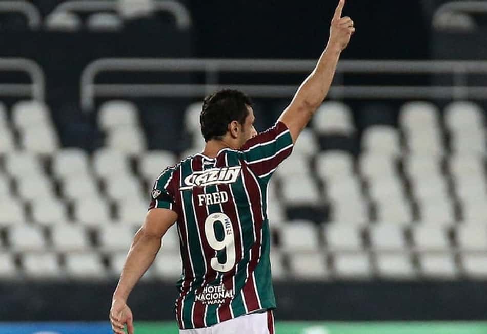 Fred sofre lesão no pé esquerdo e desfalca o Fluminense para o duelo contra o Corinthians, nesta quarta