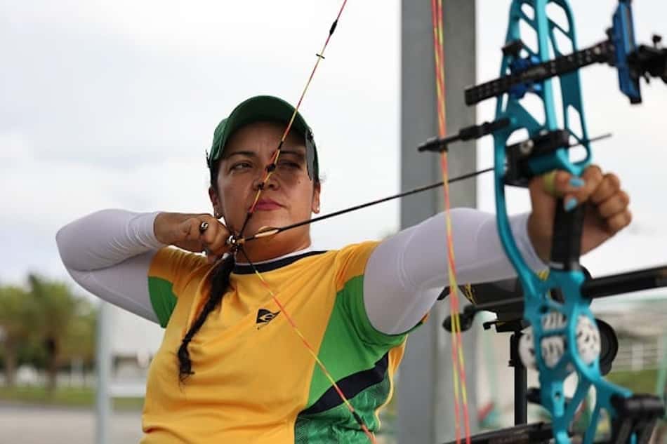 Brasileiros do tiro com arco se destacam e avançam às oitavas de final nas Paralimpíadas