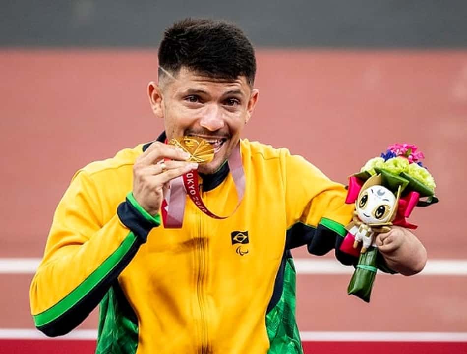 Petrúcio Ferreira bate recorde paralímpico e conquista o bicampeonato dos 100m