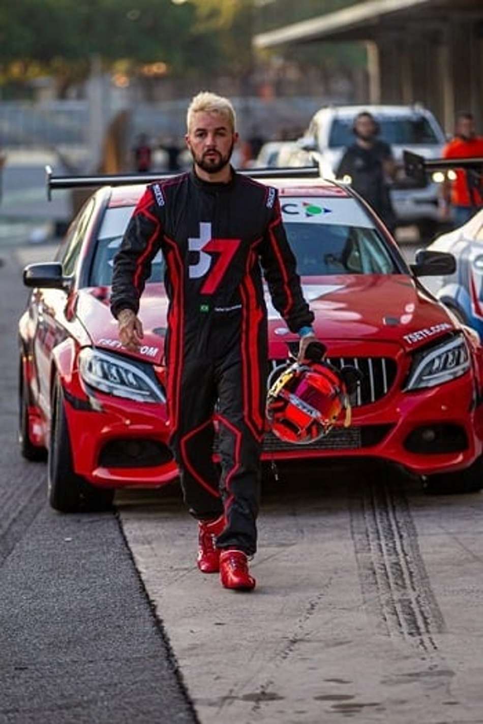 Piloto da Mercedes-Benz, Rafael Mascarenhas aponta influência de jogo de Super Nintendo em sua paixão pelo automobilismo