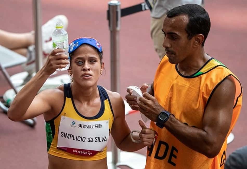 Brasileiras são desclassificadas, e país fica sem medalha em prova do atletismo que tinha pódio garantido