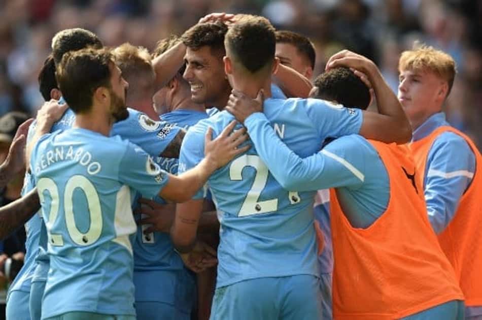 Em dia inspirado de Gabriel Jesus, Manchester City goleia o Arsenal