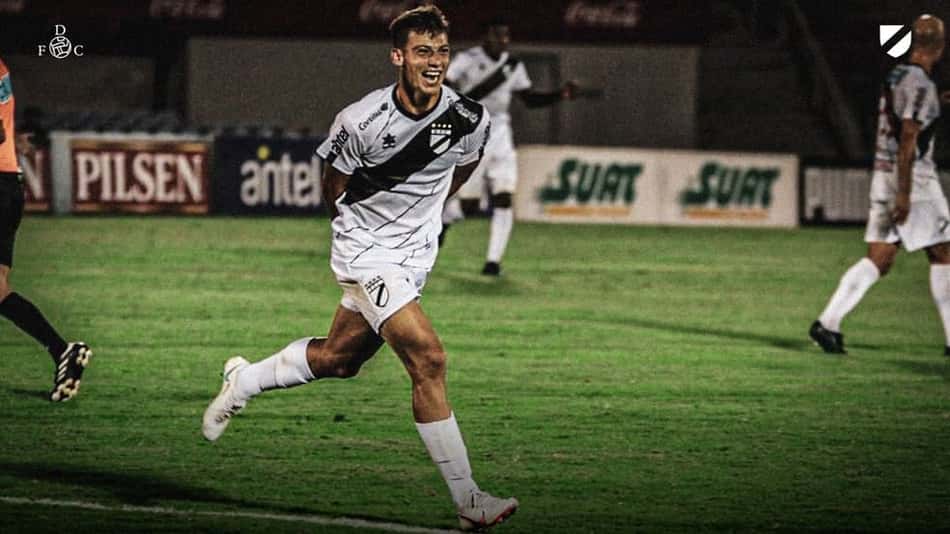 Grupo dono do Manchester City contrata joia uruguaia de 17 anos