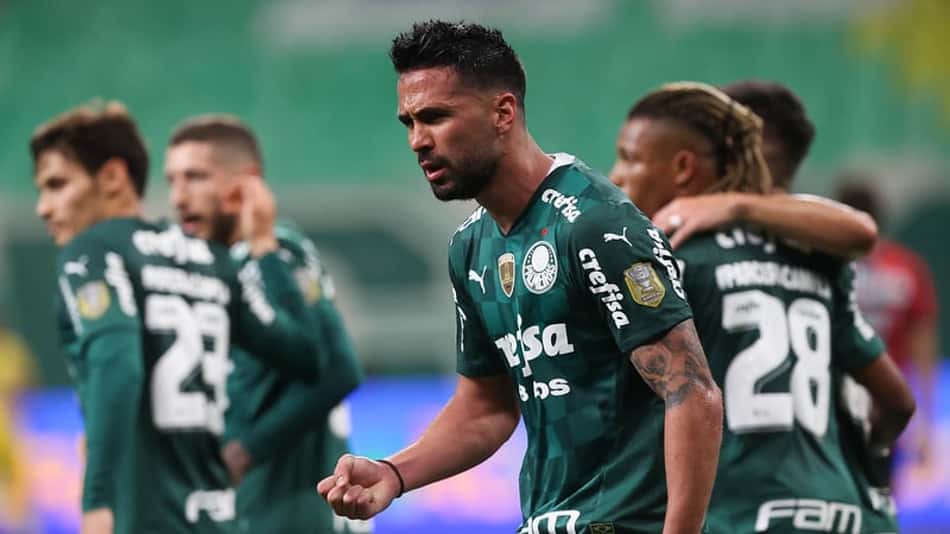 Luan comenta atuação do Palmeiras na Libertadores e expectativa para o Dérbi: 'Jogos que gostamos de jogar'