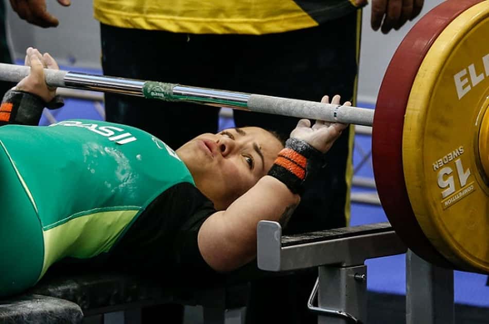 Mariana D'Andrea conquista o ouro no halterofilismo nas Paralimpíadas