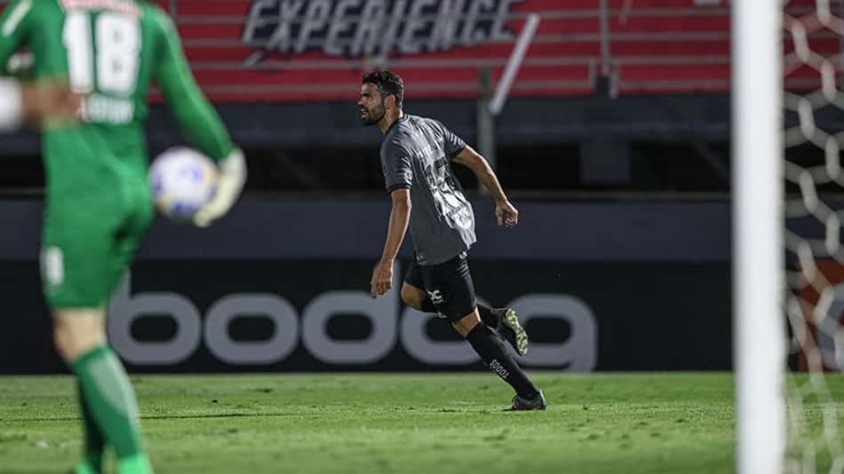 Estreia e golaço! Diego Costa marca em seu primeiro jogo e garante empate contra o RB Bragantino