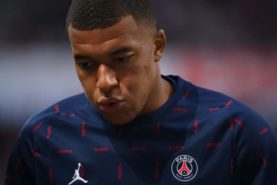 Mbappé deixa a concentração da França por lesão na panturrilha