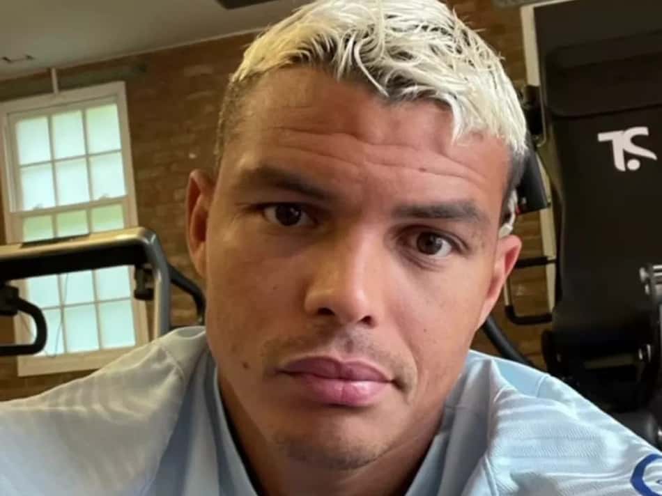 Sem poder viajar para jogar pela Seleção, Thiago Silva publica protesto: 'Precisa dizer algo?'