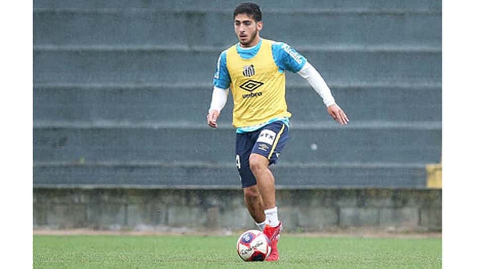Lacava é a novidade na lista de Carille para o duelo contra o América