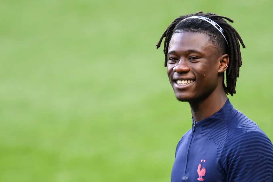 Real Madrid anuncia a chegada do meio-campista Eduardo Camavinga