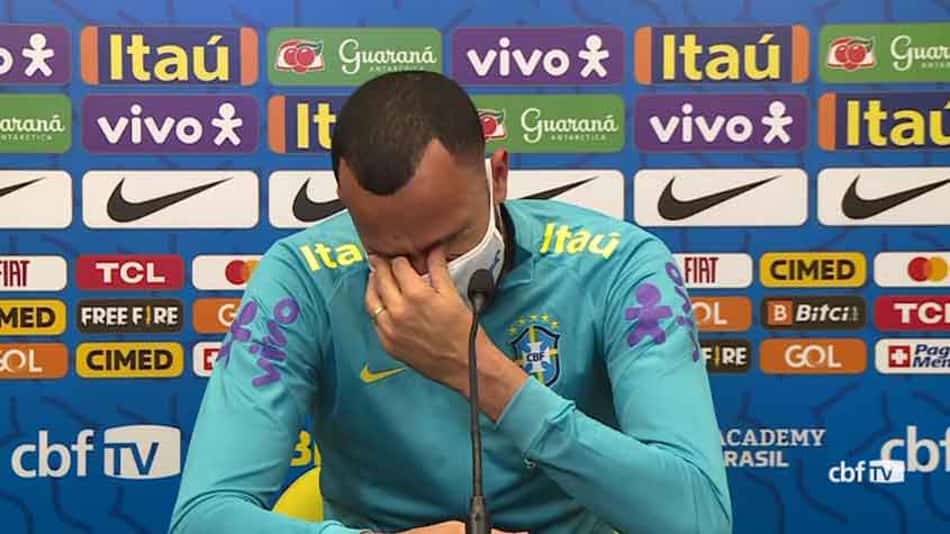 Éverson se emociona ao falar sobre o pai como referência e afirma que realizou sonho de defender a Seleção