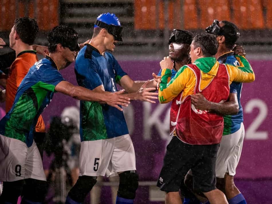 Brasil supera a chuva, vence Marrocos e está na final do futebol de cinco nas Paralimpíadas de Tóquio