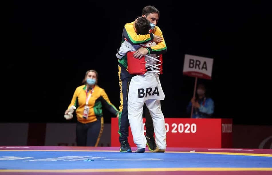 Nathan Torquato conquista ouro inédito para o Brasil no taekwondo