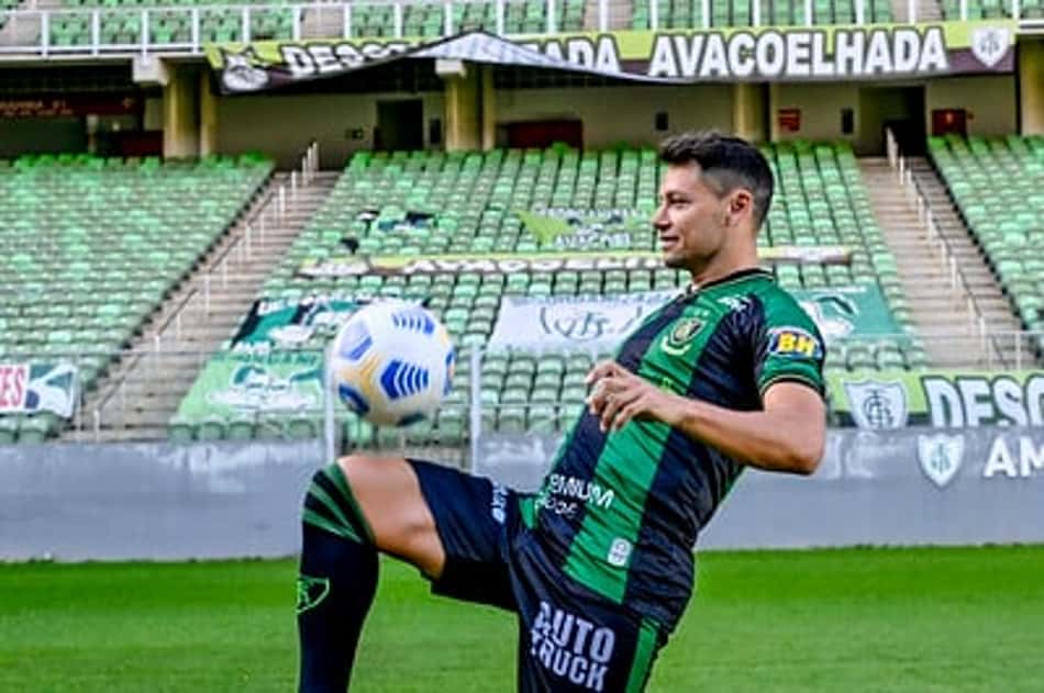 Irmão do argentino Zárate diz que ele pode deixar o América-MG e acertar com o Grêmio. Gaúchos negam