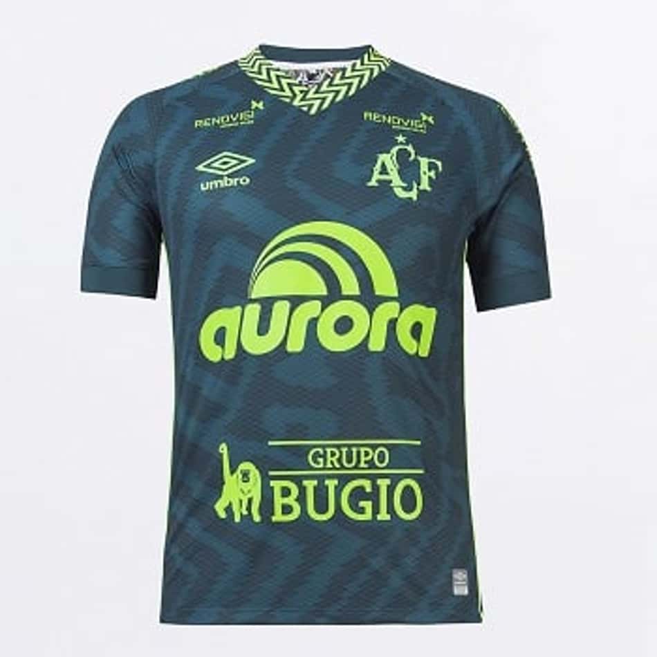 Chapecoense lança uniforme em homenagem aos torcedores