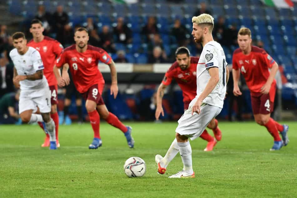Jorginho perde pênalti e Itália empata com a Suíça nas Eliminatórias Europeias