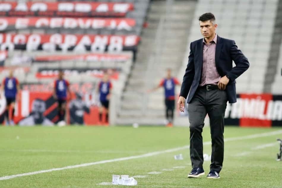 Após empate com o Athletico-PR, técnico do Sport afirma: 'Merecíamos mais que o empate'