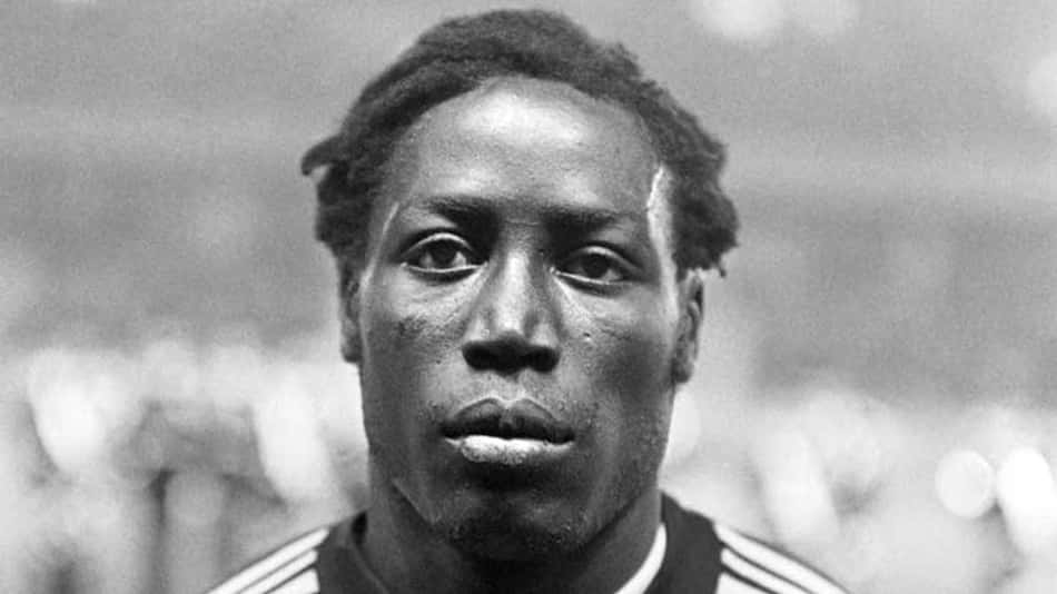 Ex-jogador do PSG, Jean-Pierre Adams morre após 39 anos em coma por erro médico