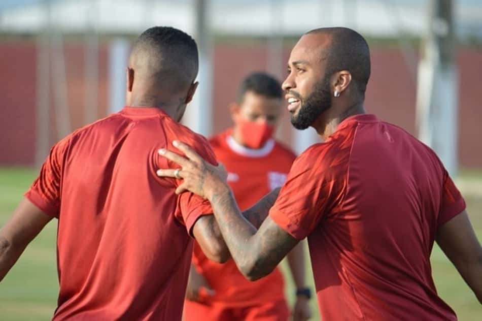 Em ótimo momento no CRB, Wesley espera crescimento do Galo na temporada