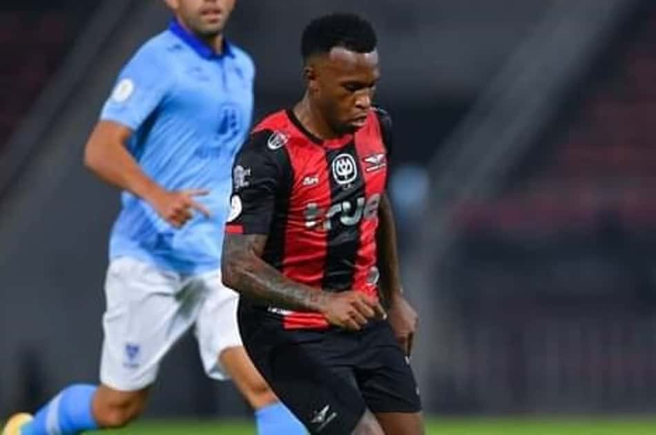 Ex-Vasco é eleito o melhor estrangeiro da temporada tailandesa