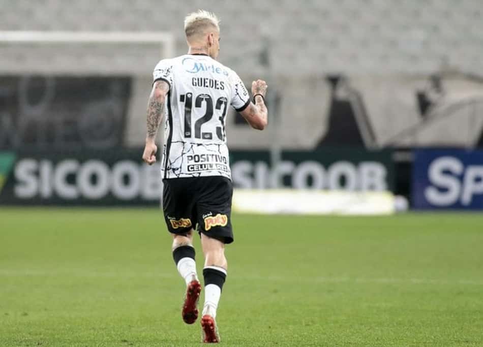 Vivendo outra fase, Róger Guedes reencontrará adversário da estreia pelo Corinthians
