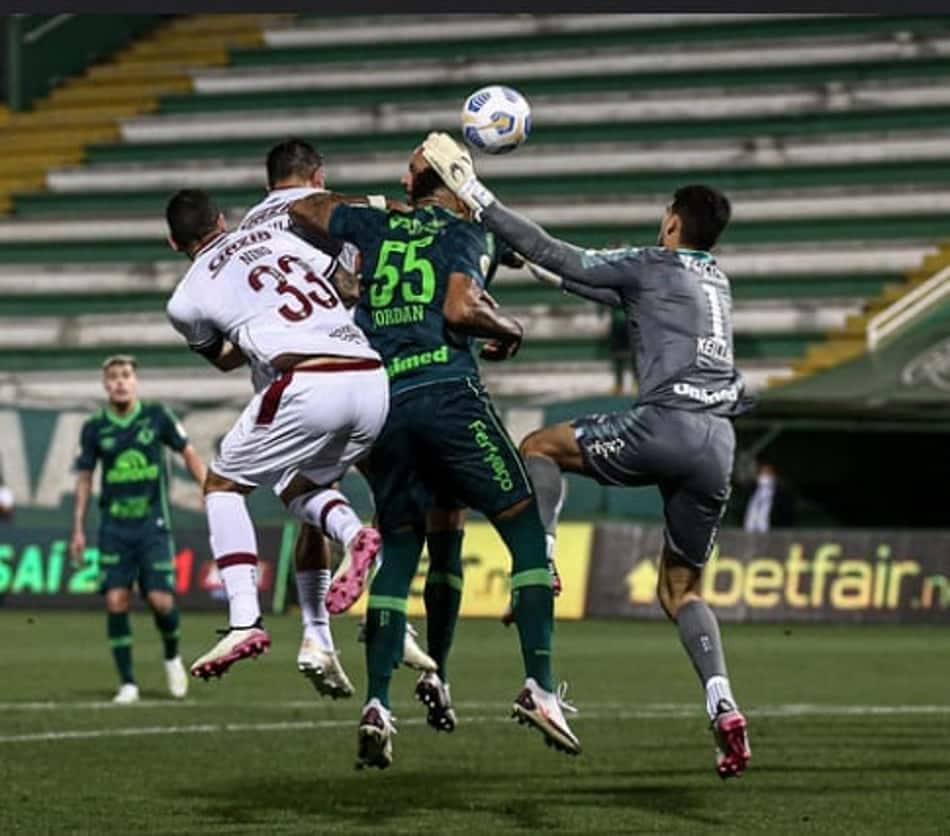 Chape se isola em recorde negativo no Brasileirão e parece fadada a Série B em 2022