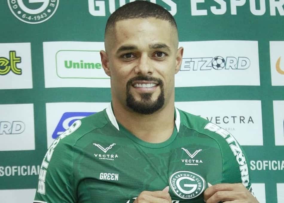 Goiás apresenta Welliton que enche de elogios o clube em seu retorno