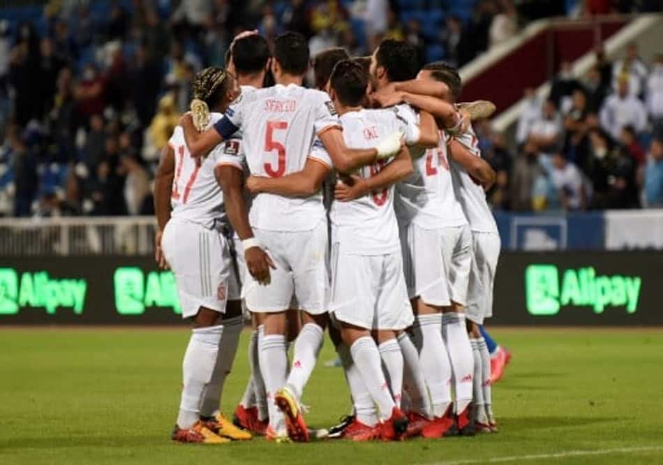 Espanha vence Kosovo e se isola na liderança do Grupo B das Eliminatórias Européias