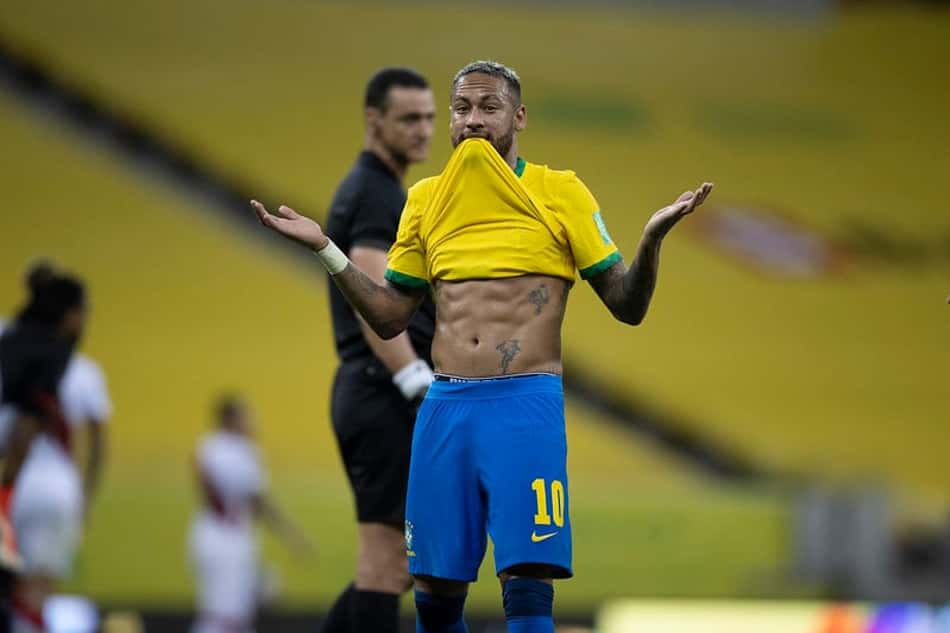 Após novo recorde pela Seleção, Neymar se diz 'perseguido': 'Não sei o que faço para a galera respeitar'