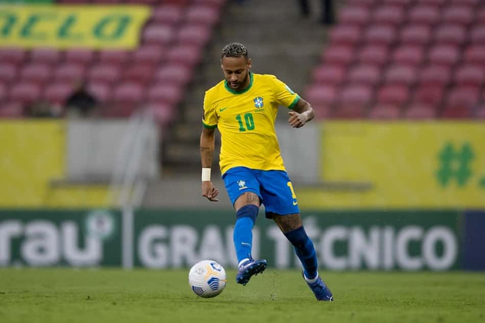 Neymar é alvo de críticas nas redes sociais por parte de ex-jogador