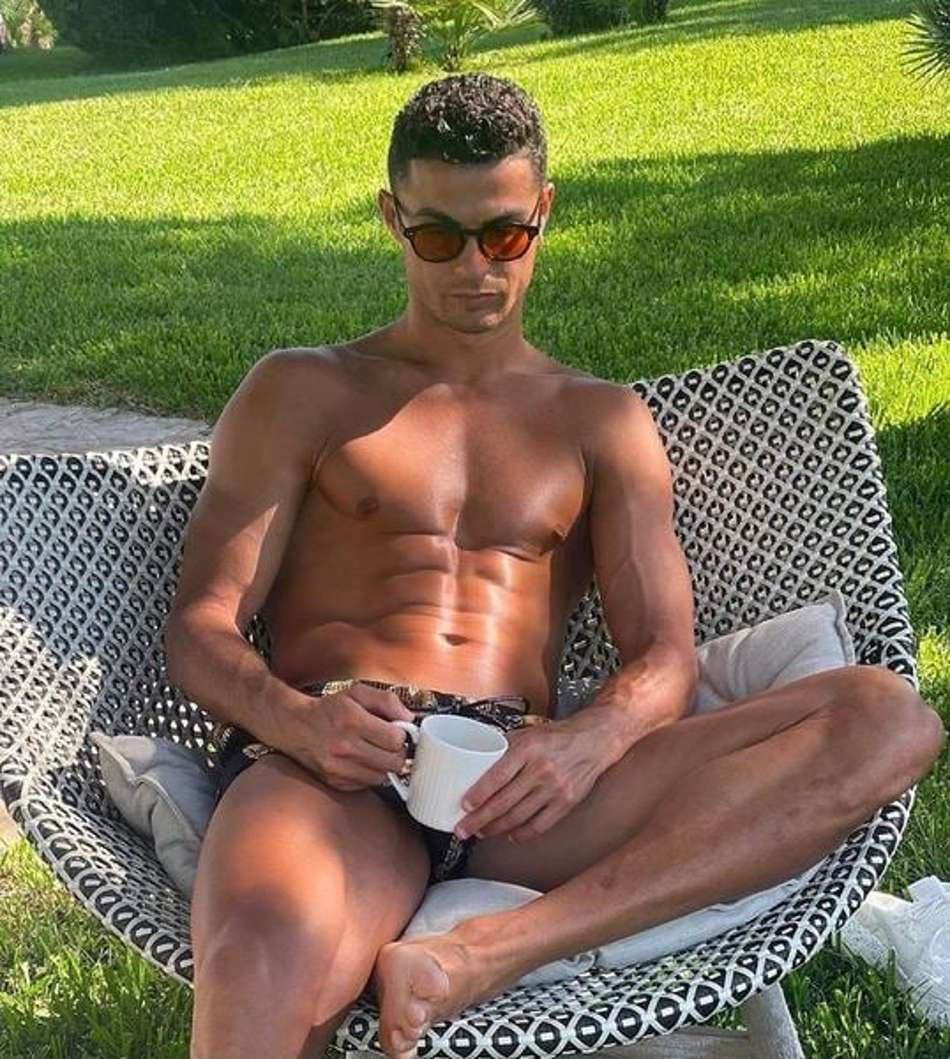 Cristiano Ronaldo gasta fortuna para instalar máquina de crioterapia em sua nova mansão na Inglaterra