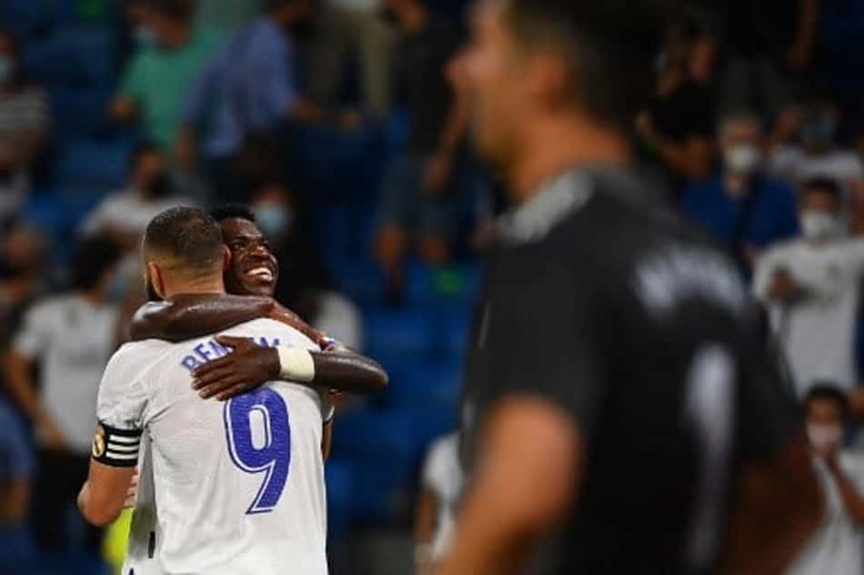 Benzema rasga elogios a Vinicius Júnior após vitória: 'Mostrou que pode jogar pelo Real Madrid'