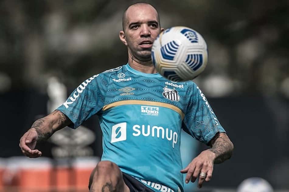 Carille explica como pode aproveitar Diego Tardelli no Santos