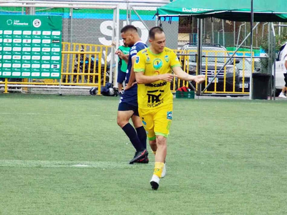 Raul Vidal afirma-se como goleador máximo na Costa Rica: 'É um momento que estou aproveitando'