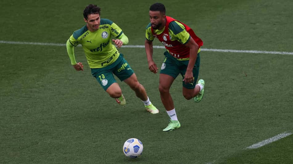 Jorge treina em dimensões reduzidas e Palmeiras segue preparação para enfrentar o Santos