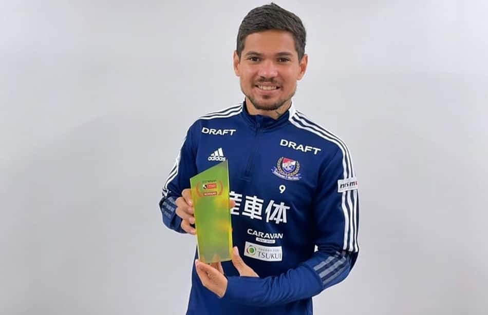 Léo Ceará, do Yokohama Marinos, é eleito melhor jogador do mês no Campeonato Japonês