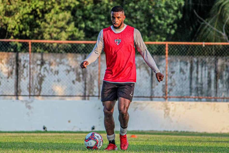 Em grande fase no Ferroviário, Wesley Dias quer foco do grupo na Pré-Copa do Nordeste