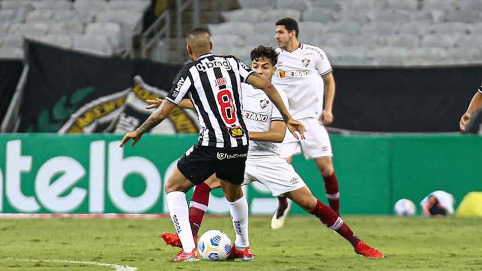 Galo pode dormir líder em caso de vitória contra o Fluminense no Maracanã