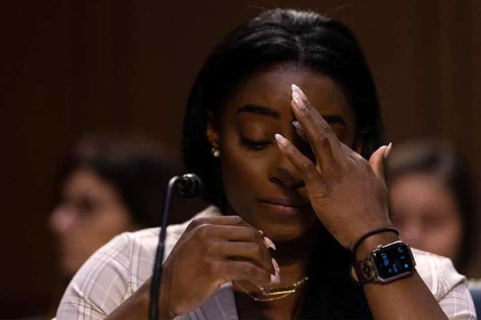 Simone Biles pede dissolução no Comitê Olímpico dos EUA por falta de proteção em casos de abuso sexual