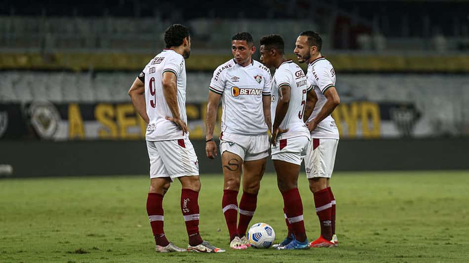 Fluminense chega a 15 pênaltis cometidos na temporada e vê erros individuais custarem caro