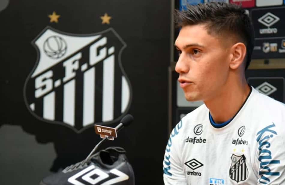 Velázquez sente desconforto no adutor e será reavaliado no Santos