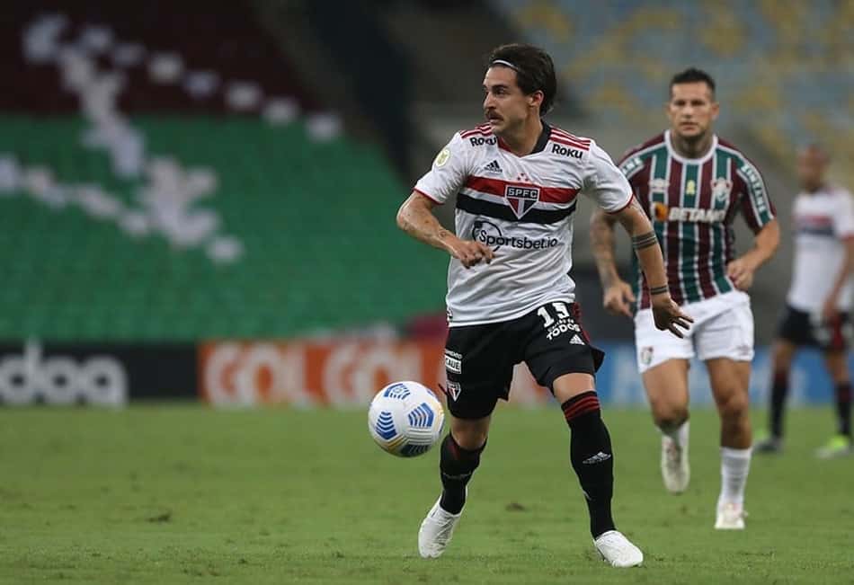 Contratado com expectativas, Gabriel ainda busca espaço no São Paulo