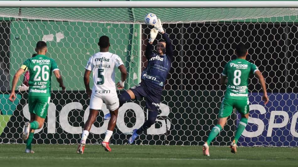 Chapecoense perde embalo após vencer a primeira no Brasileirão